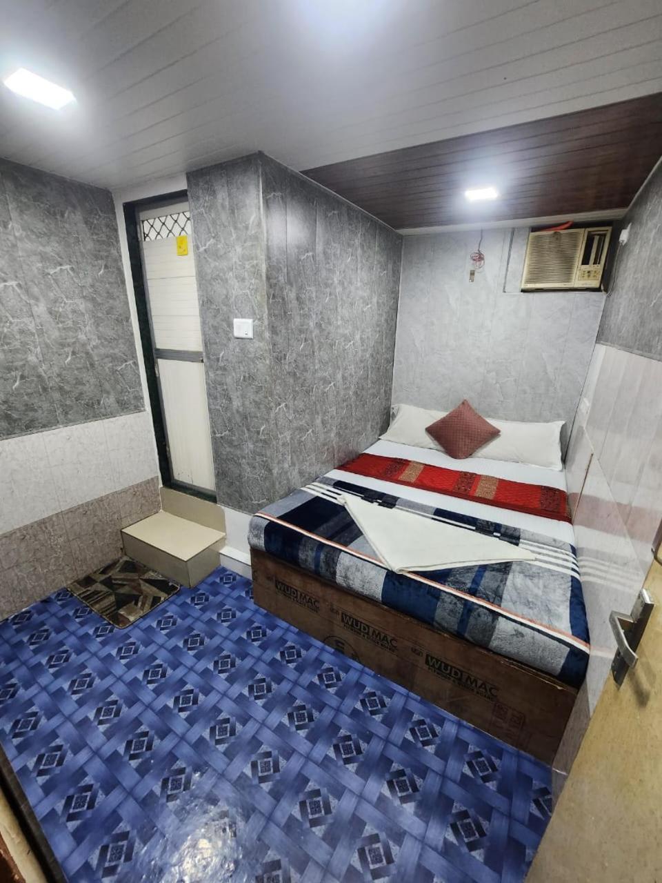 Amaan Hotel Mumbai Exteriör bild